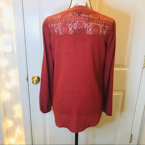 Express Cold-Shoulder rust Button Down - Picture 7 of 10